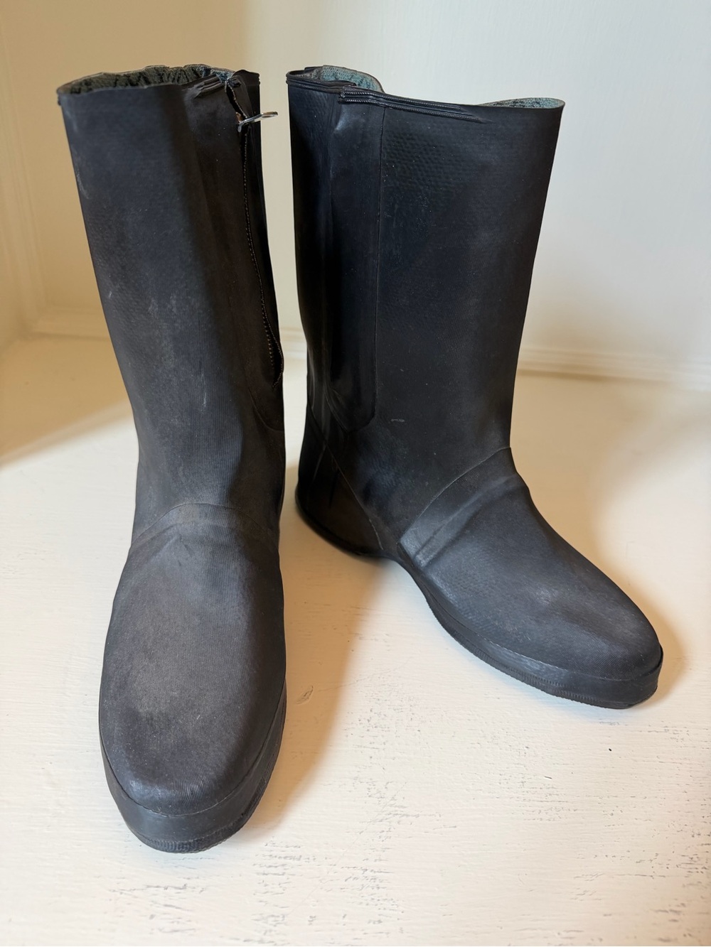 Classic Vintage Black Women's Mid-Calf Rain Boots
